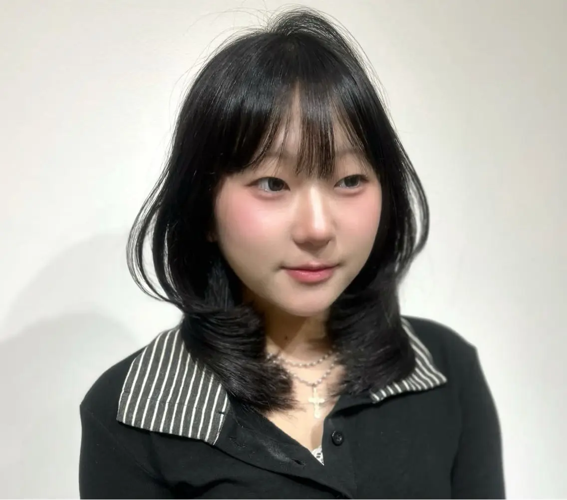 ミディアム ミディアムレイヤー 韓国風ヘア レイヤーカット yuuka 🖤韓国ヘア🖤のヘアスタイル