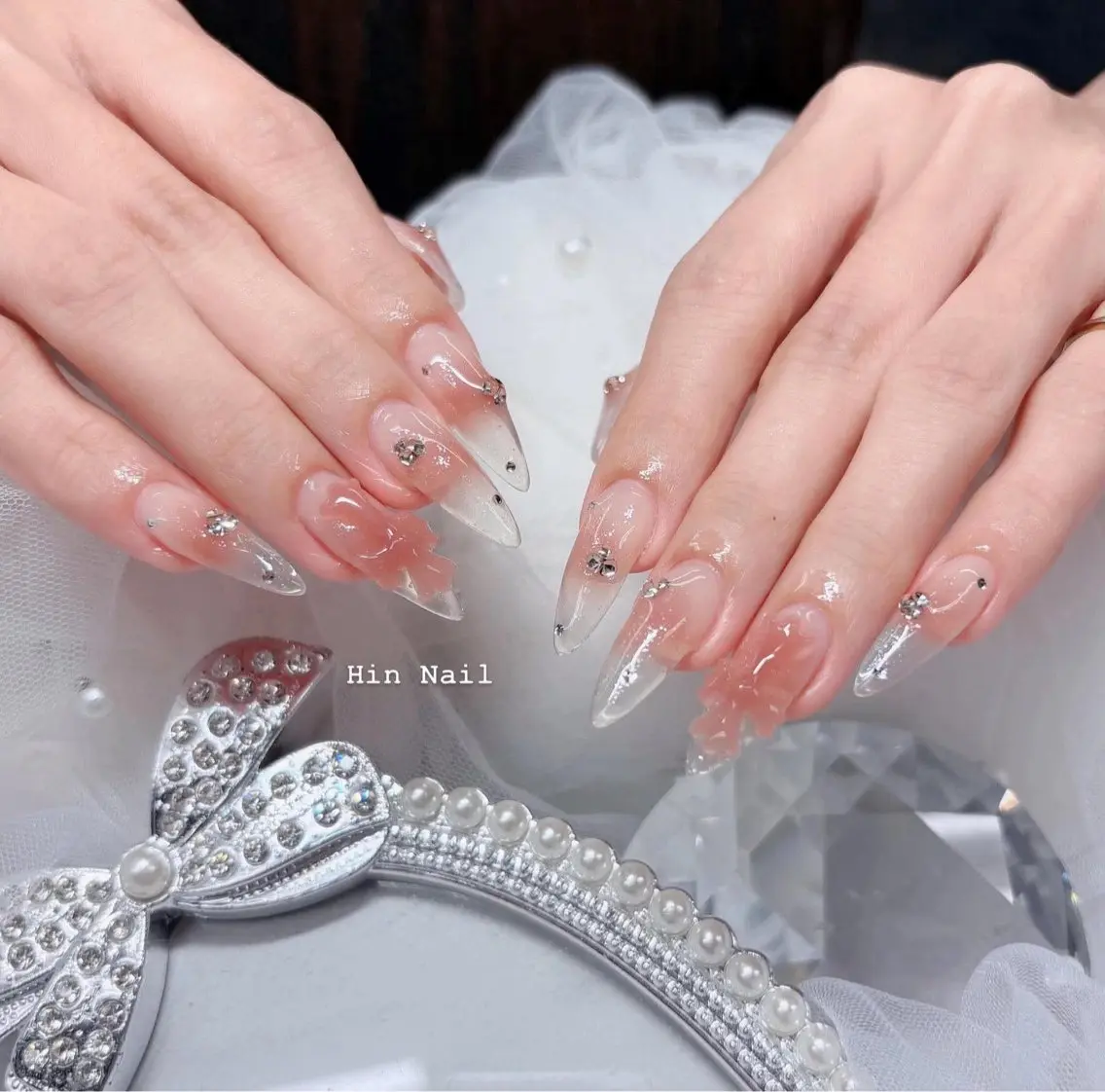 ネイル チークネイル ドット フットネイル フレンチネイル グラデーション ハンドネイル Hin Nailのネイルデザイン