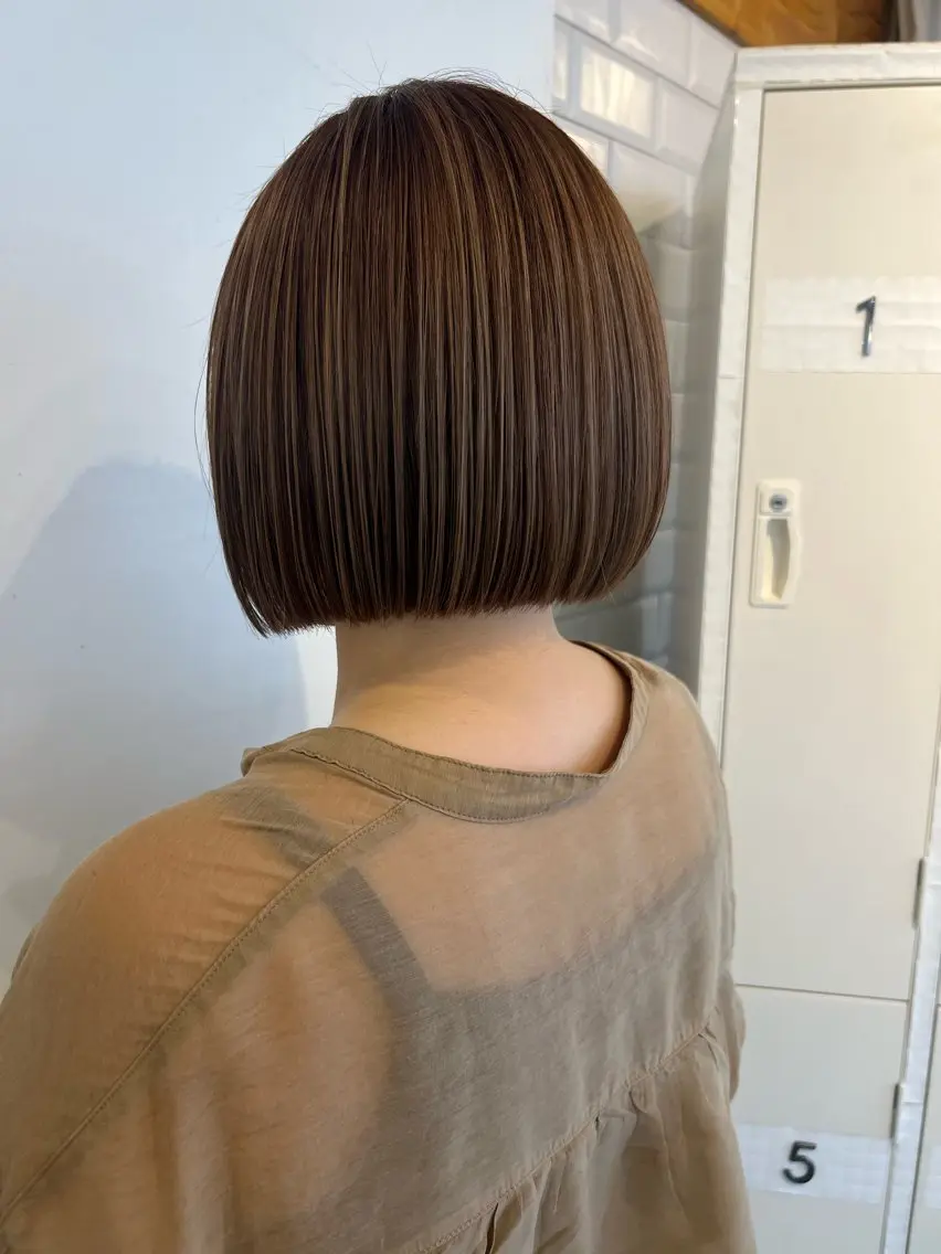 ショート カラー デザインカラー イヤリングカラー ボブ 顔周りカット 髪質改善 カット ヘアカラー トリートメント KANA/ボブ/ インナーカラー/艶髪のヘアスタイル