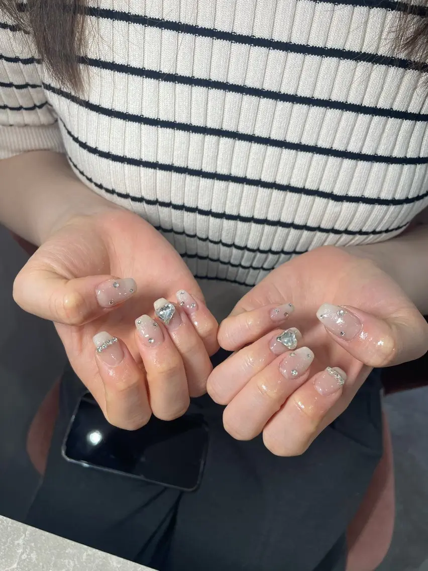 ネイル LAVISH 大和店 emi・:*+のネイルデザイン