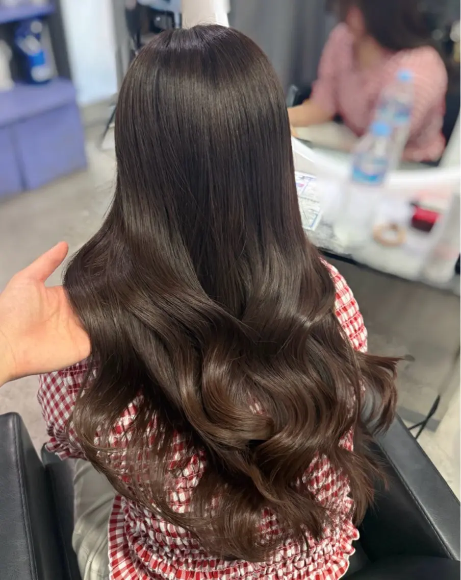 ロング カラー ヘアアレンジ ベージュカラー ブリーチ 透明感カラー ダブルカラー グレージュ カット ヘアカラー トリートメント レイヤー/顔周り/ ブラウンカラー/ななのヘアスタイル