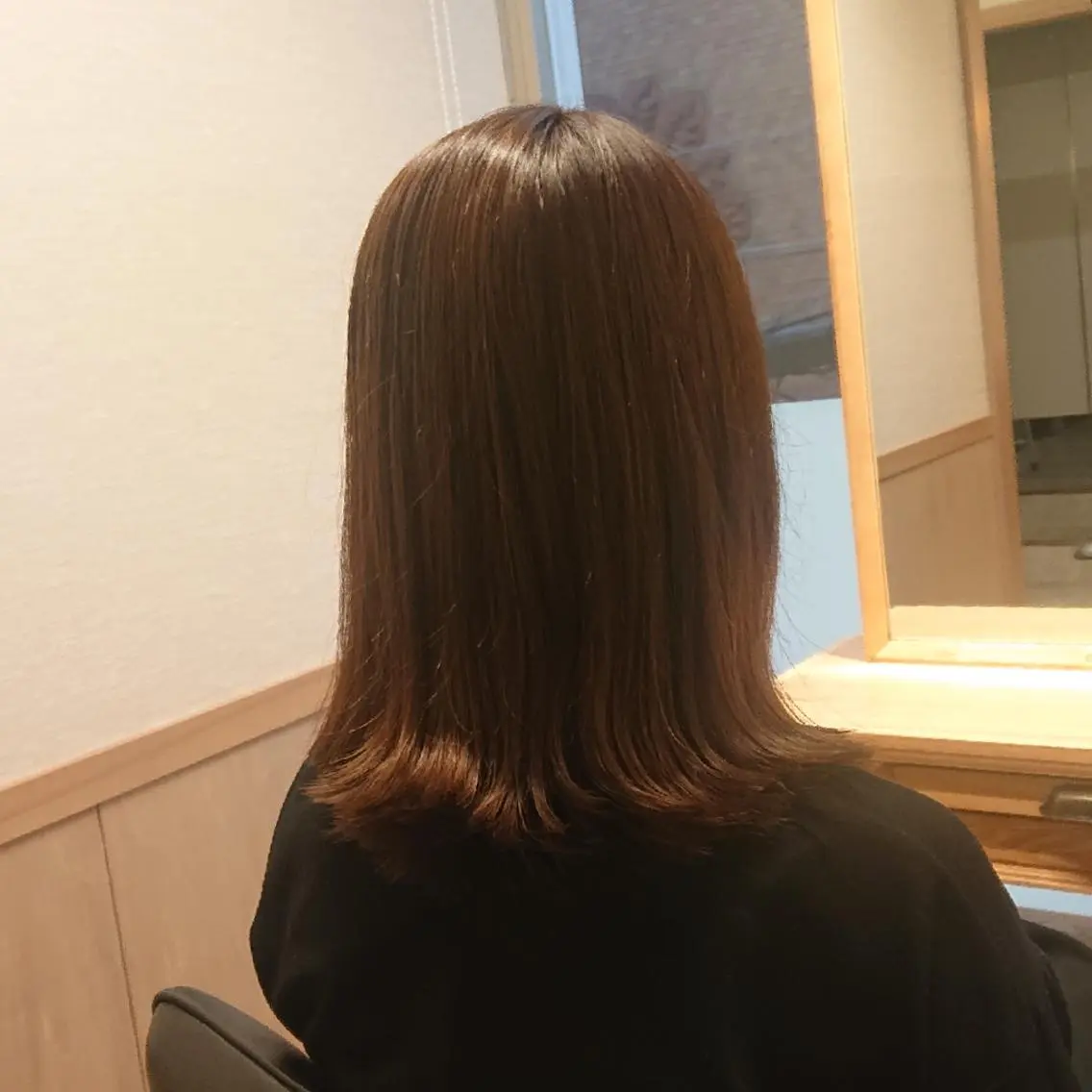 ミディアム カラー 外ハネヘア 片浦 常翔のヘアスタイル