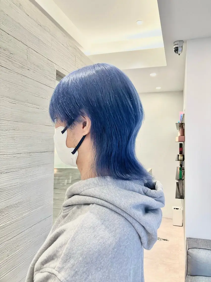 ショート カラー ブルーカラー ネイビーカラー ウルフカット カット ヘアカラー サキ🤍ハイトーン 🪩レイヤーカットのヘアスタイル