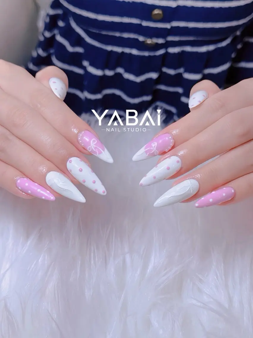 ネイル アートネイル ドット ガーリー 韓国ネイル ロングネイル YABAI NailStudioのネイルデザイン