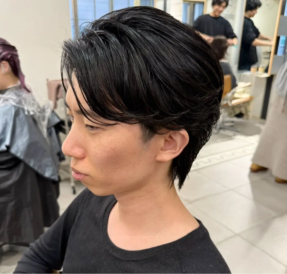 ミディアム パーマ メンズ ミディアムパーマ センターパート ダウンパーマ フェザーパーマ メンズパーマ パーマ ニュアンスパーマ 田形清流のヘアスタイル