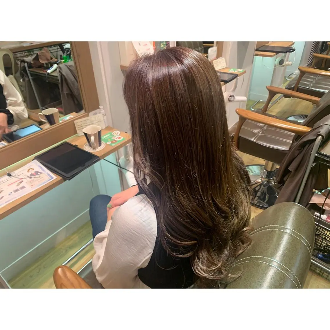 ロング カラー アッシュ パープルカラー ヘアカラー トリートメント ツキダテ ユイのヘアスタイル