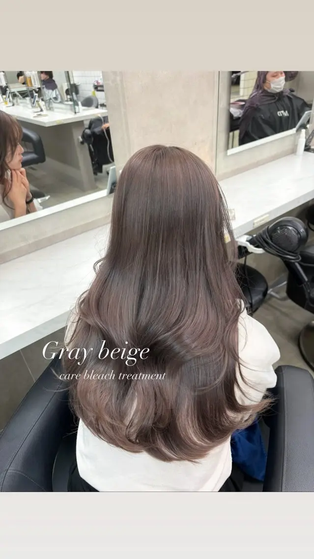 ロング カラー 抜け感レイヤー︴ ニュアンスカラーのヘアスタイル