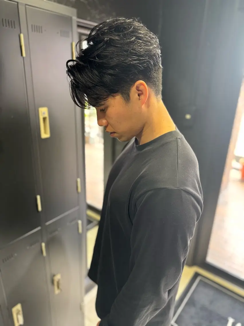ショート ヘアアレンジ メンズ ショートヘア カット パーマ メンズ専門 美容師✨ アメ村 堀江颯瑛のヘアスタイル
