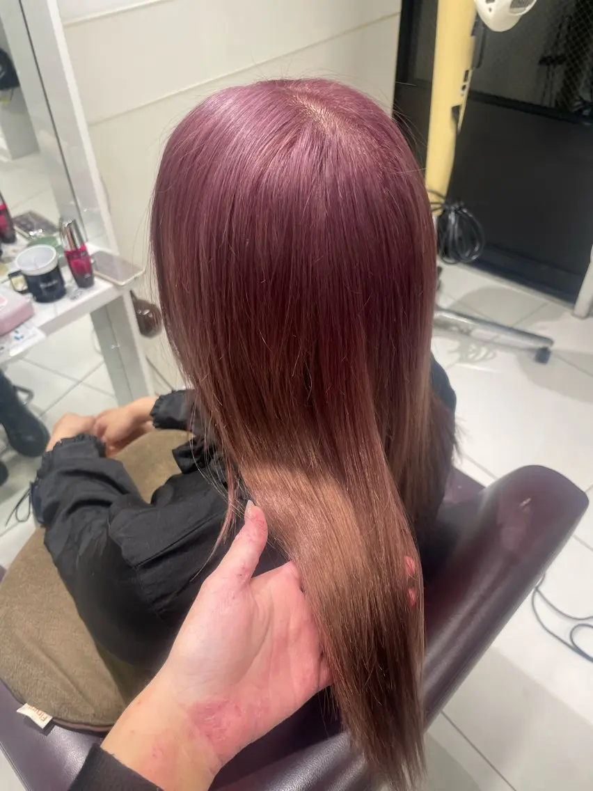 セミロング カラー トリートメント yuzuna ハイトーン 天神のヘアスタイル