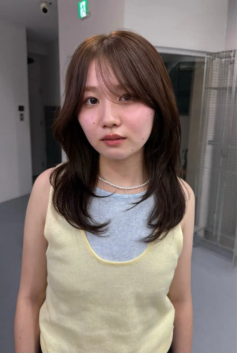 セミロング カラー ベージュカラー ブラウンカラー マロンブラウン オリーブブラウン レイヤーカット カット ヘアカラー トリートメント sota/透ける モノトーン/抜け感のヘアスタイル