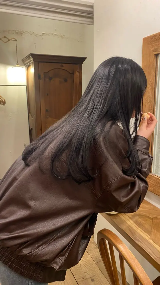 ロング カラー ベージュカラー ブリーチ ブラウンカラー 透明感カラー グレージュ カット ヘアカラー トリートメント ブラウンカラー 🦔🪷なりたりみのヘアスタイル