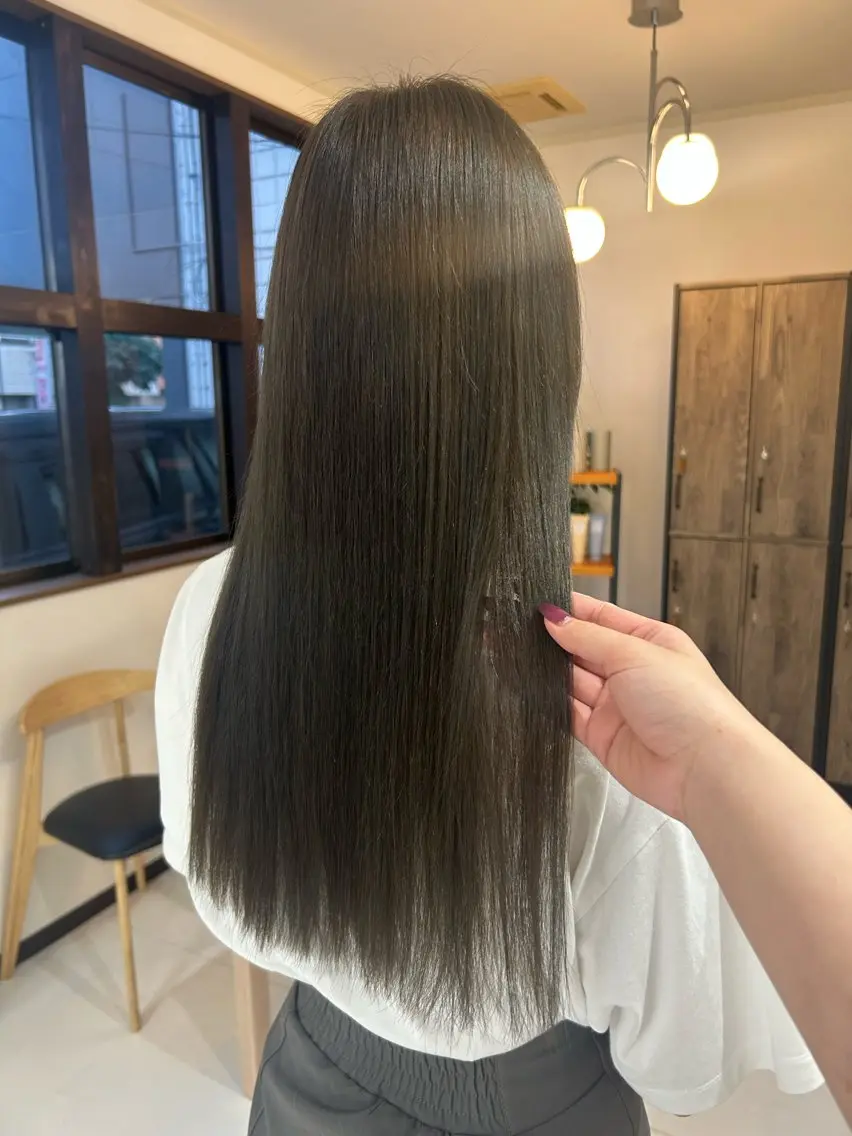 ロング カラー ヘアカラー 古市 凜のヘアスタイル