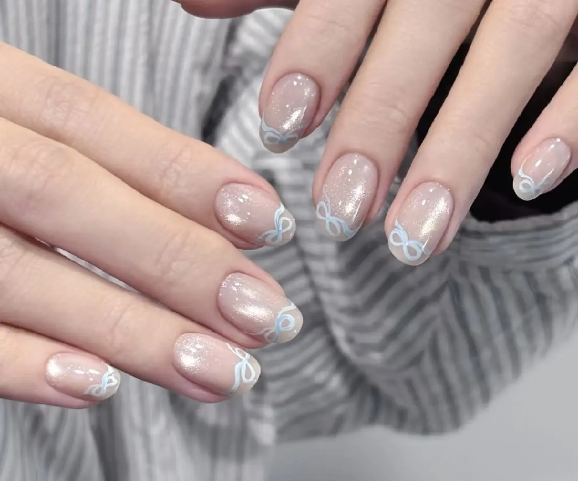 ネイル チークネイル フレンチネイル ジェルネイル ガーリー キラキラネイル ハンドネイル UM Nail Salonのネイルデザイン