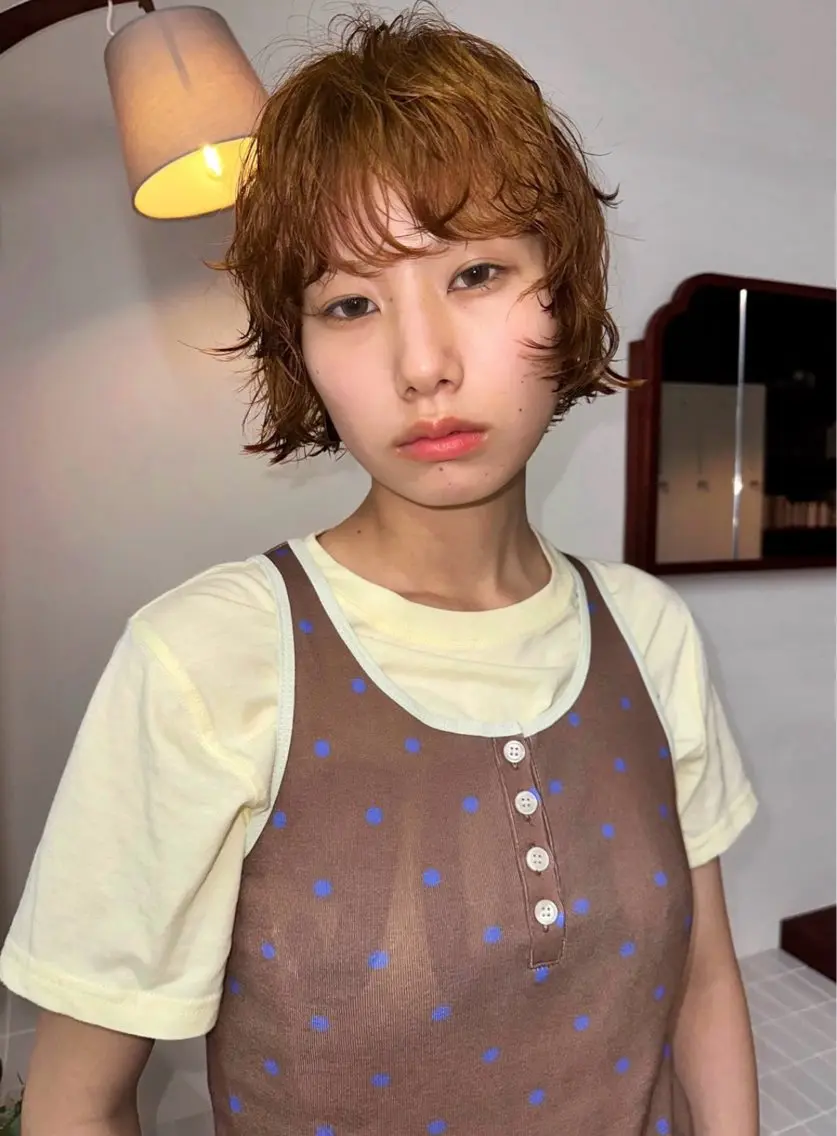ショート カラー パーマ ベージュカラー ハイライトカラー ボブ 顔まわりレイヤー ハイライト カット ヘアカラー パーマ トリートメント パーマ /レイヤー 榛地渉馬 /矢場町のヘアスタイル