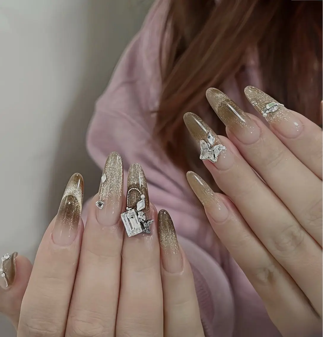 ネイル アートネイル チークネイル 氷ネイル・うるうるネイル 韓国ネイル マグネットネイル ハンドネイル NAILS168 新大久保店のネイルデザイン