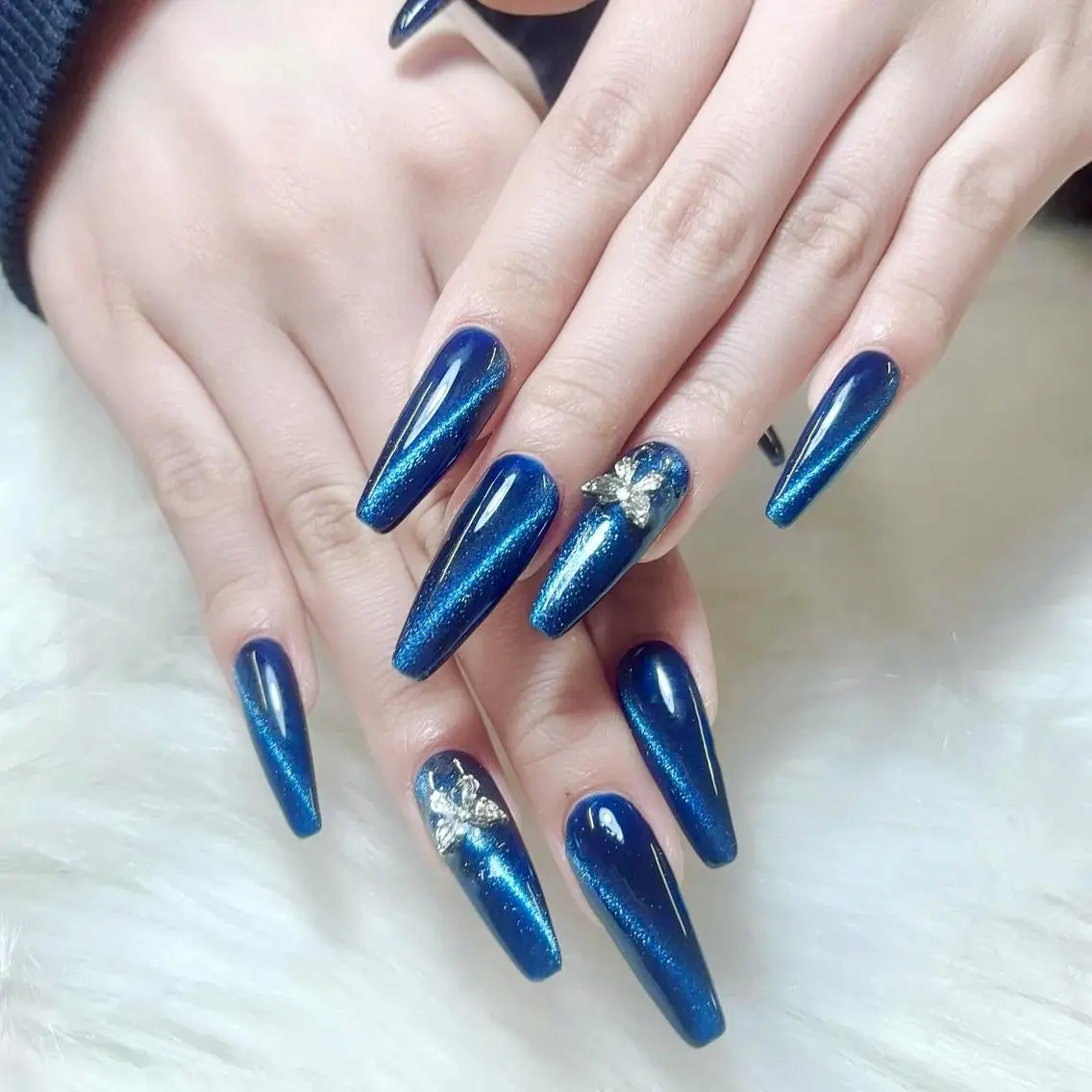 💗チップスカルプ10本長さだしワンカラー/マグネット➕パーツ2個✨の写真
