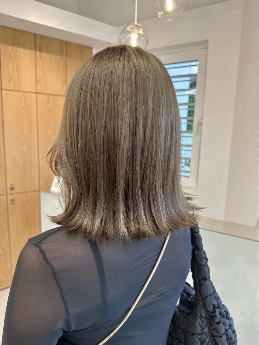 ミディアム カラー ベージュカラー ブリーチ 澤 佑華 🎀 透明感カラーのヘアスタイル