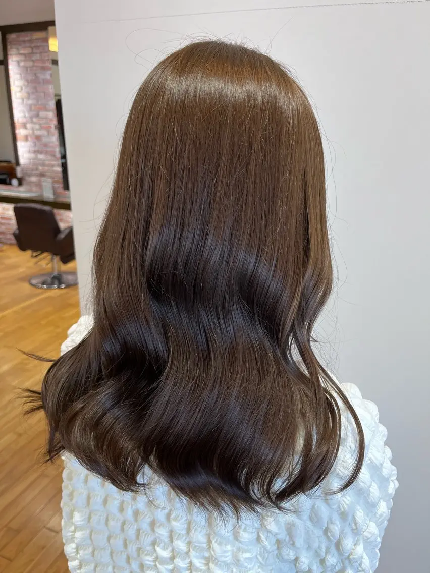 セミロング ヘアカラー トリートメント 透明感艶カラー/ 岡田澪香のヘアスタイル
