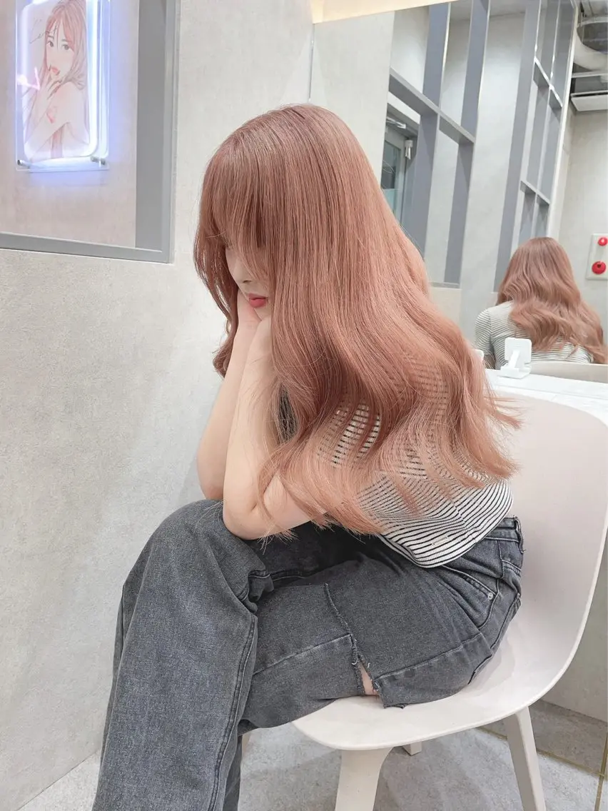 ロング カット ヘアカラー トリートメント karin ボブハイトーンのヘアスタイル