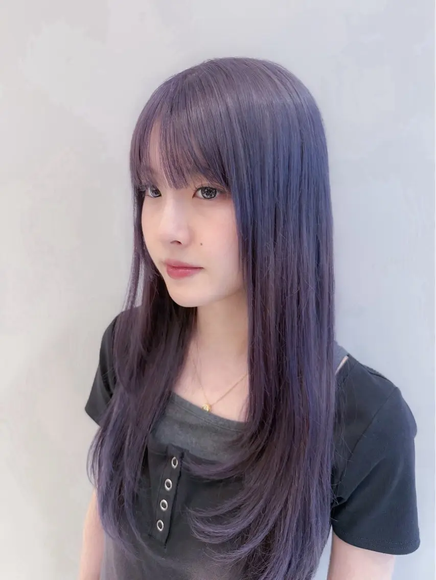 カラー ブリーチ グレージュ ラベンダーカラー ラベンダーグレージュ ラベンダーグレー ヘアカラー 沖田 朱峰のヘアスタイル
