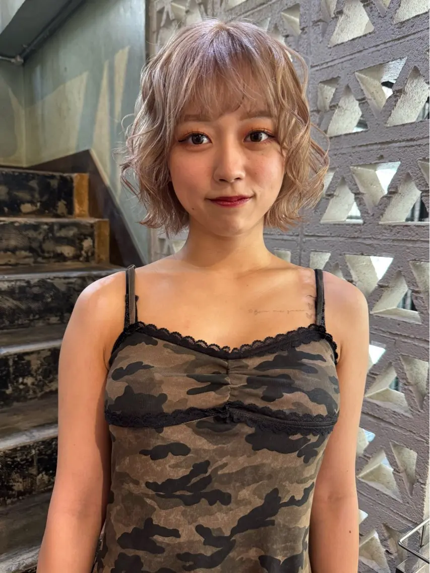 カラー デザインカラー ハイトーンカラー カット ヘアカラー AYA 【HIKARIS】のヘアスタイル