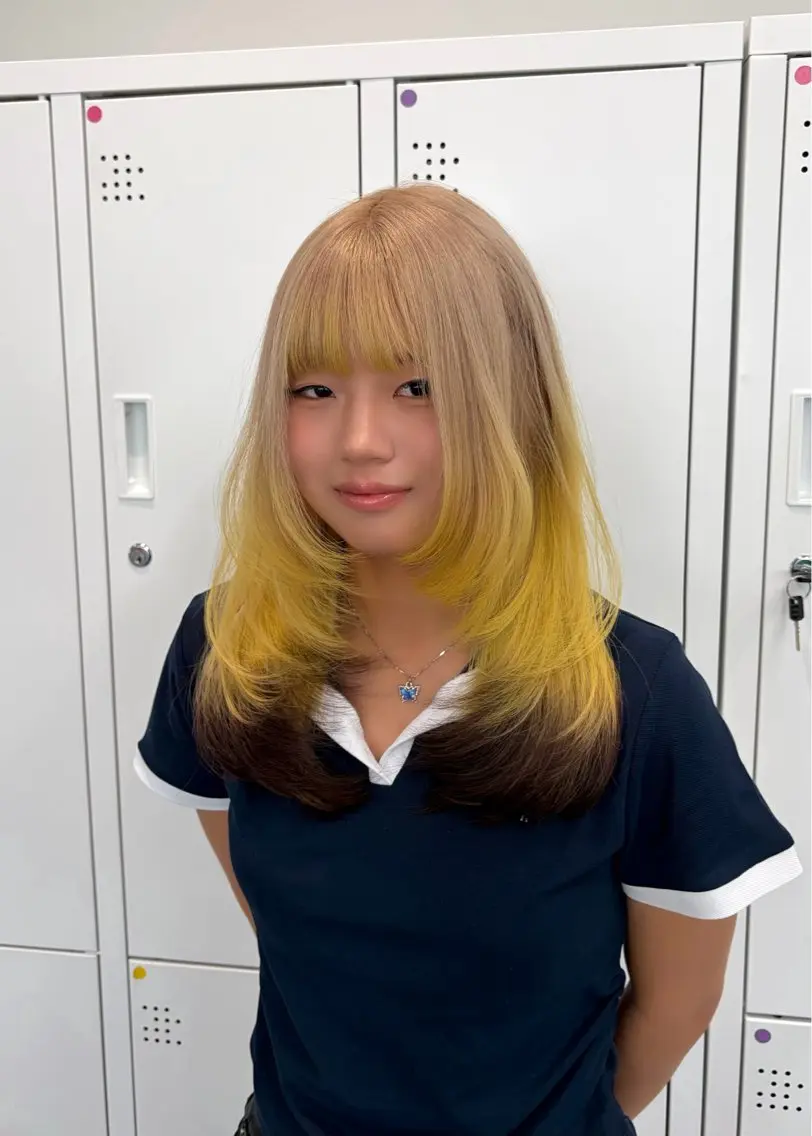 ブリーチ+デザインカラー+トリートメントの写真