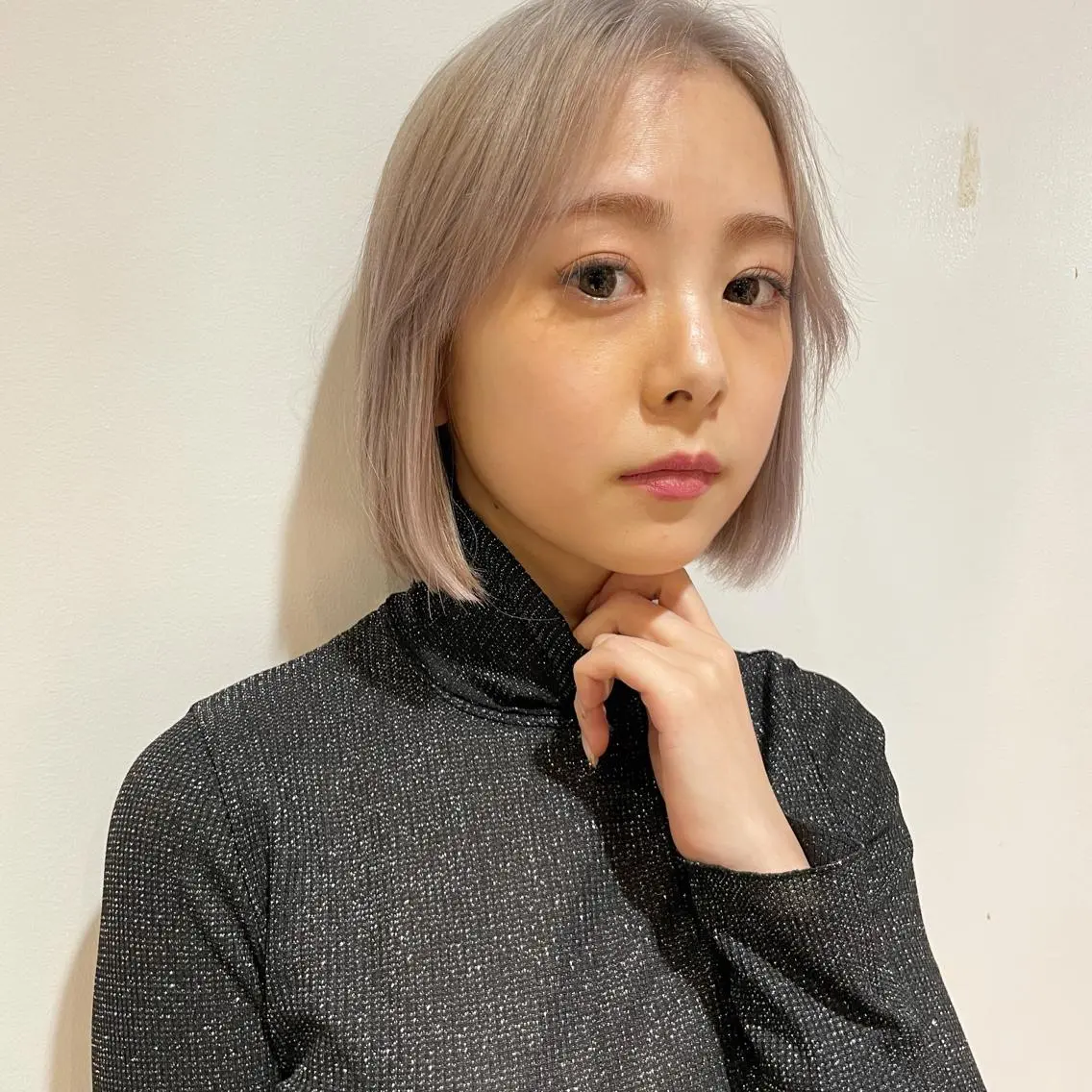 ミディアム カラー ベージュカラー ホワイトベージュ ヘアカラー 渡邊 直輝のヘアスタイル
