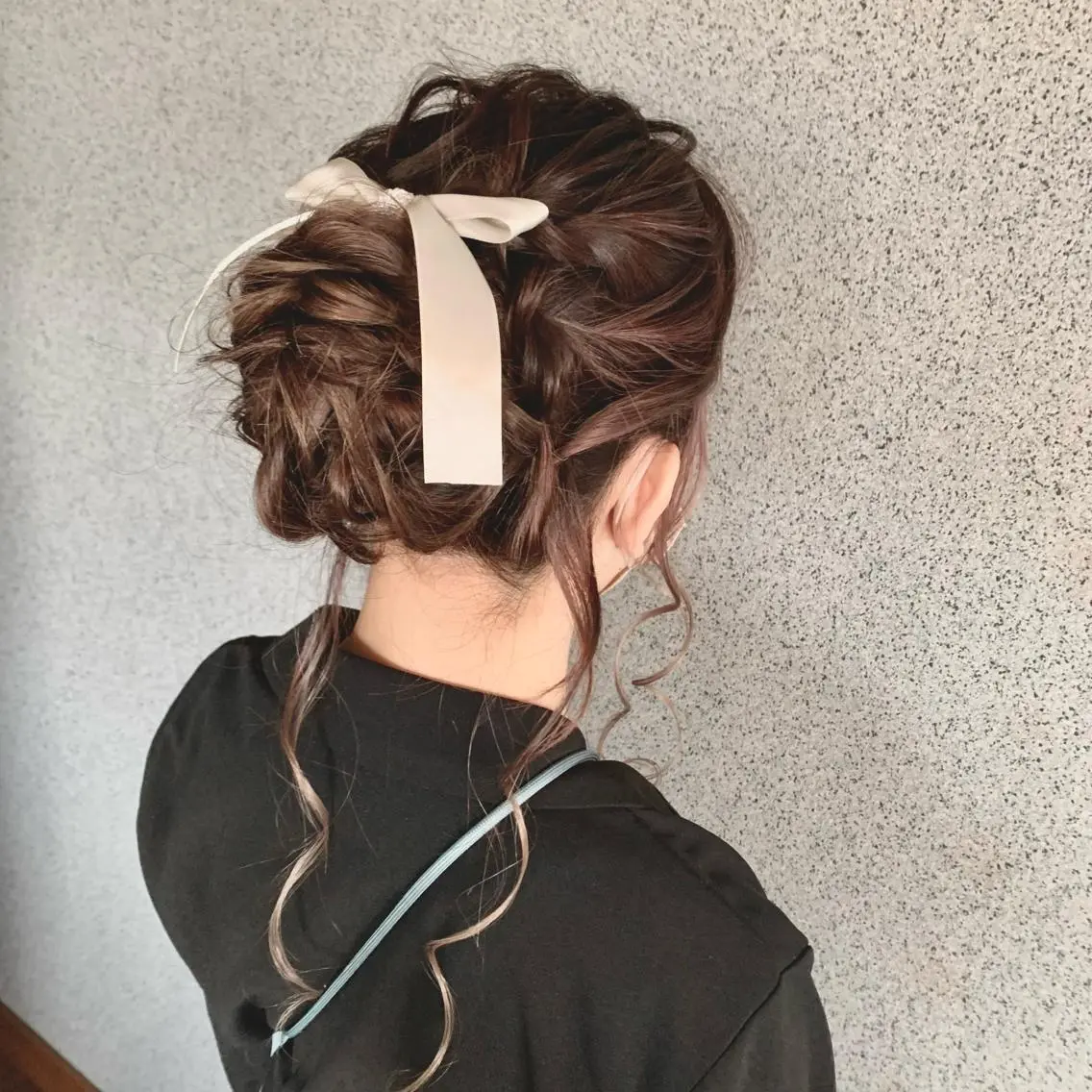 ロング ヘアアレンジ 卒業式のヘアスタイル トータルビューティー アリーのエステ・リラクイメージ