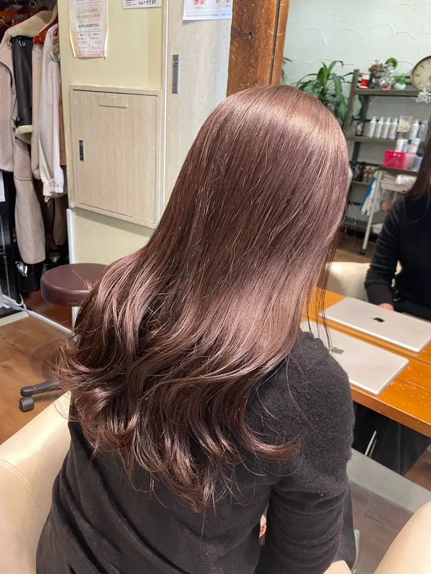 ‼️ブリーチは使わないのでダメージレス‼️黒染め落とし+ヘアカラー+高濃度トリートメントの写真