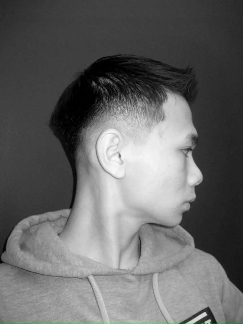 ミディアム メンズ 松本 亮太のヘアスタイル