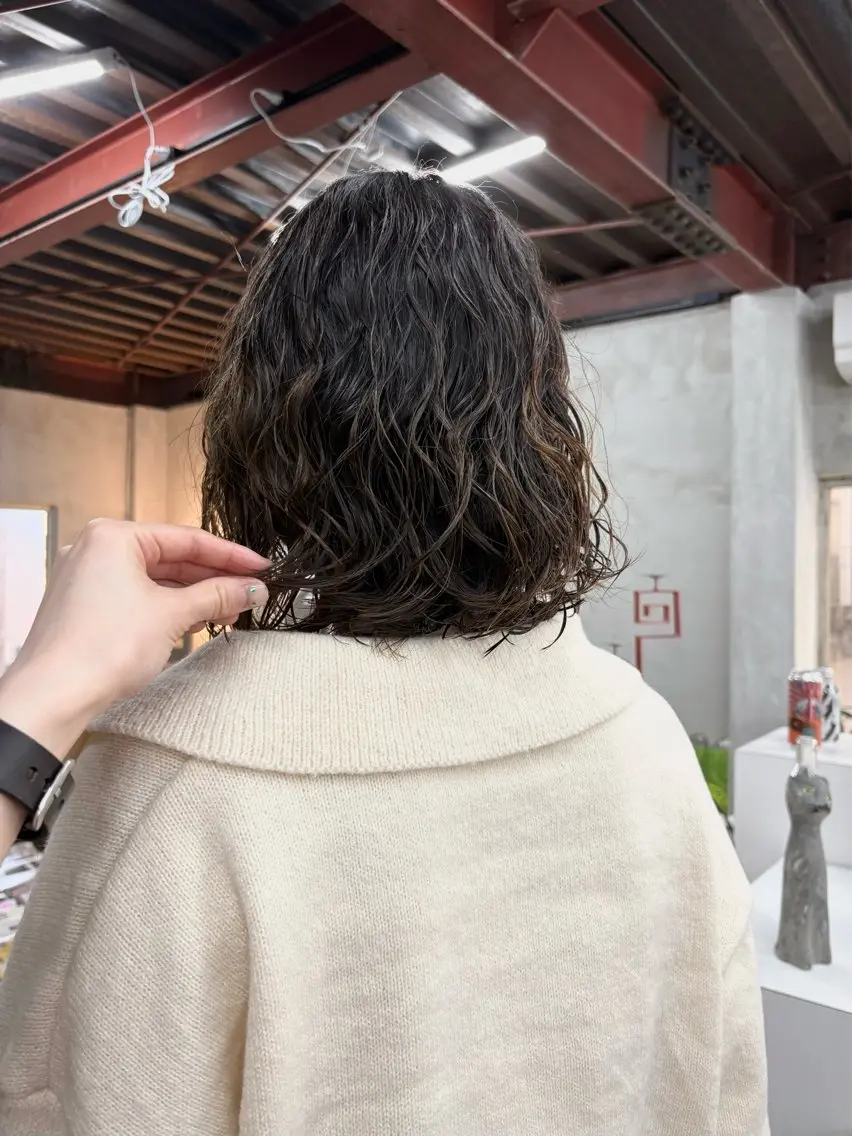 ミディアム パーマ ミディアムパーマ カワクボ ソラのヘアスタイル