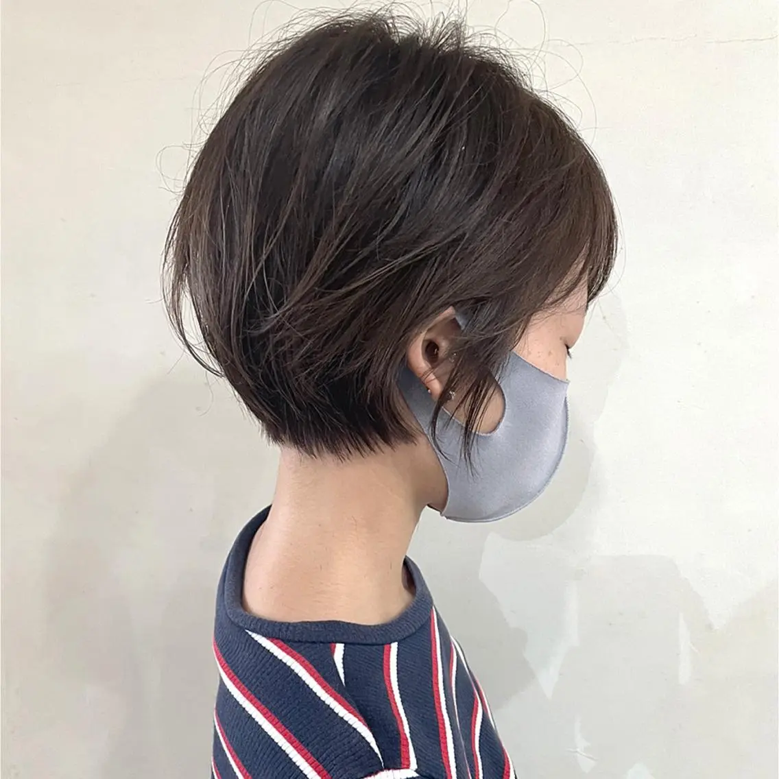 ショート カラー ショートボブ ハンサムショート 丸みショート デザインカラー ハイライトカラー カット ヘアカラー 京都大人女性ショート 徒歩1分/秋山のヘアスタイル