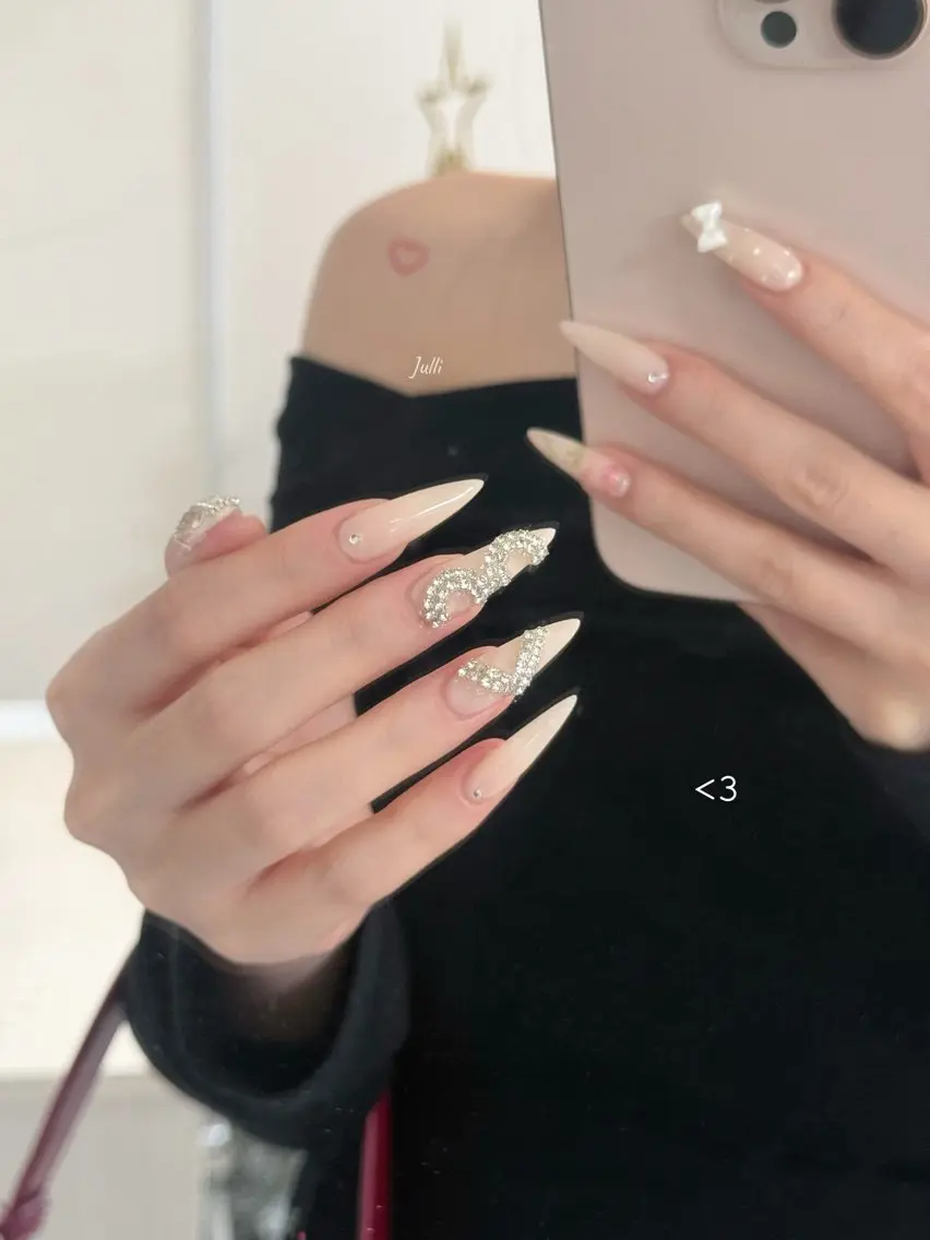 ネイル オーロラネイル ボルドー ブラウン 氷ネイル・うるうるネイル キラキラネイル ハンドネイル Julli NailStudioのネイルデザイン