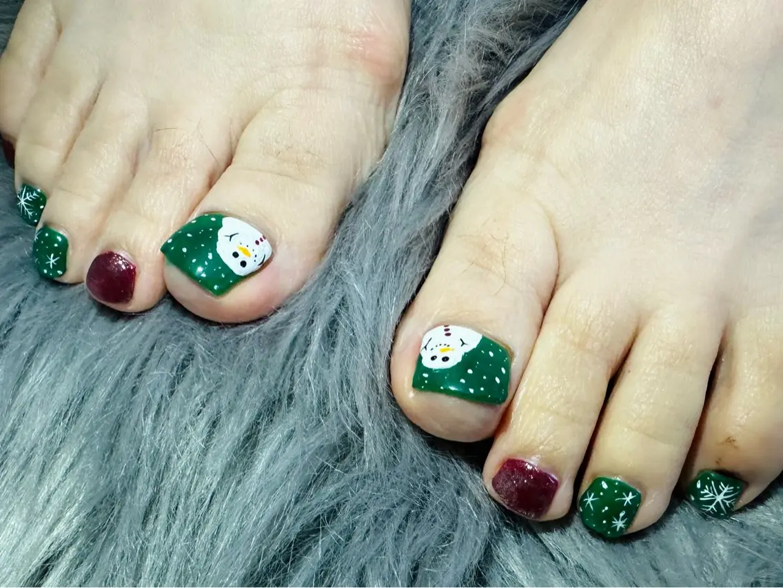 ネイル 冬ネイル クリスマス フットネイル 池田 梨穂奈のネイルデザイン