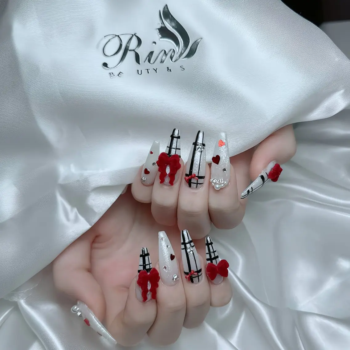 ネイル べっ甲ネイル チークネイル フラッシュネイル フラワーネイル フットネイル ハンドネイル Rin Nail Shinokuboのネイルデザイン