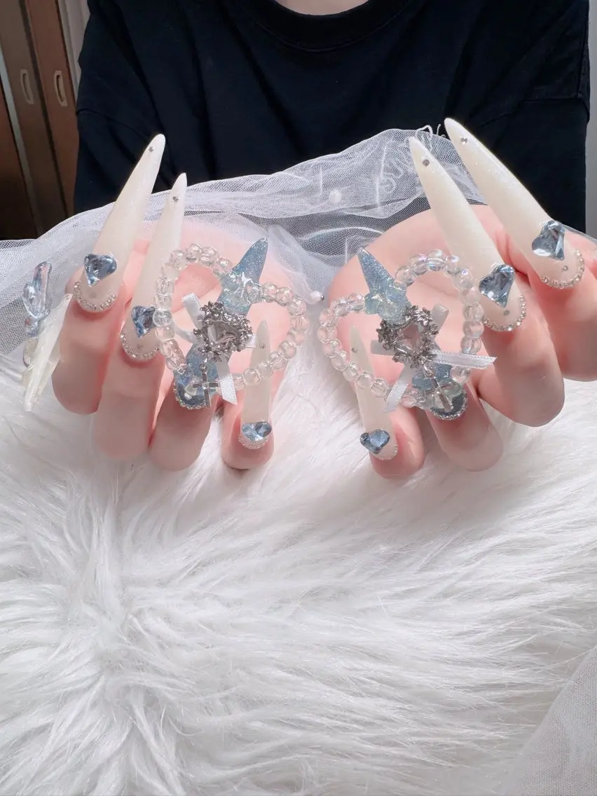 ネイル オーロラネイル フレンチネイル ジェルネイル ハロウィン キラキラネイル ハンドネイル H.baby Nail Salonのネイルデザイン