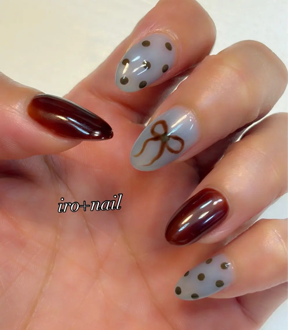 ネイル ブルー ブラウン ニュアンスネイル ハンドネイル iro+ nailのネイルデザイン