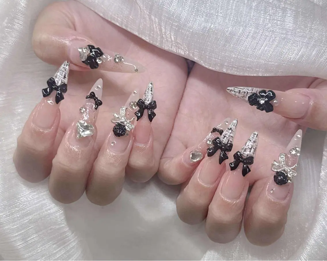 ネイル 長さ出し グラデーション 卒業式 キラキラネイル マグネットネイル ハンドネイル Lee Nailsのネイルデザイン