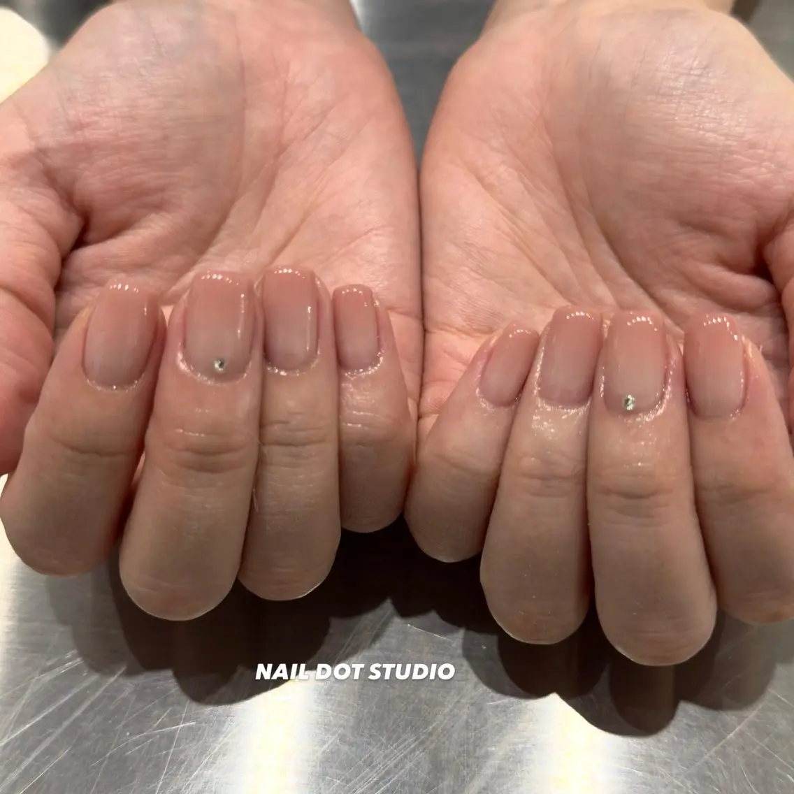 ネイル ハンドネイル NAILDOTSTU DIO SEINAのネイルデザイン