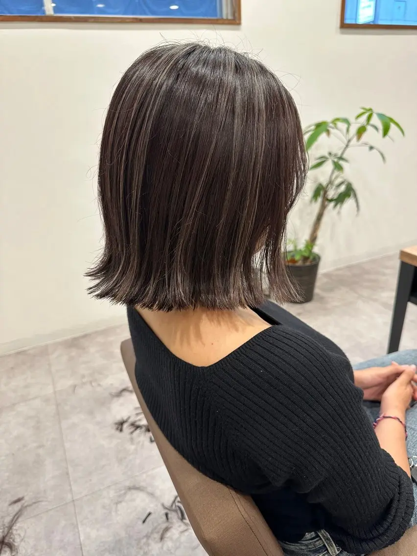 ショート カラー ハイライトカラー ハイライト カット ヘアカラー 白髪ぼかしハイライト レイヤー川口 元気のヘアスタイル