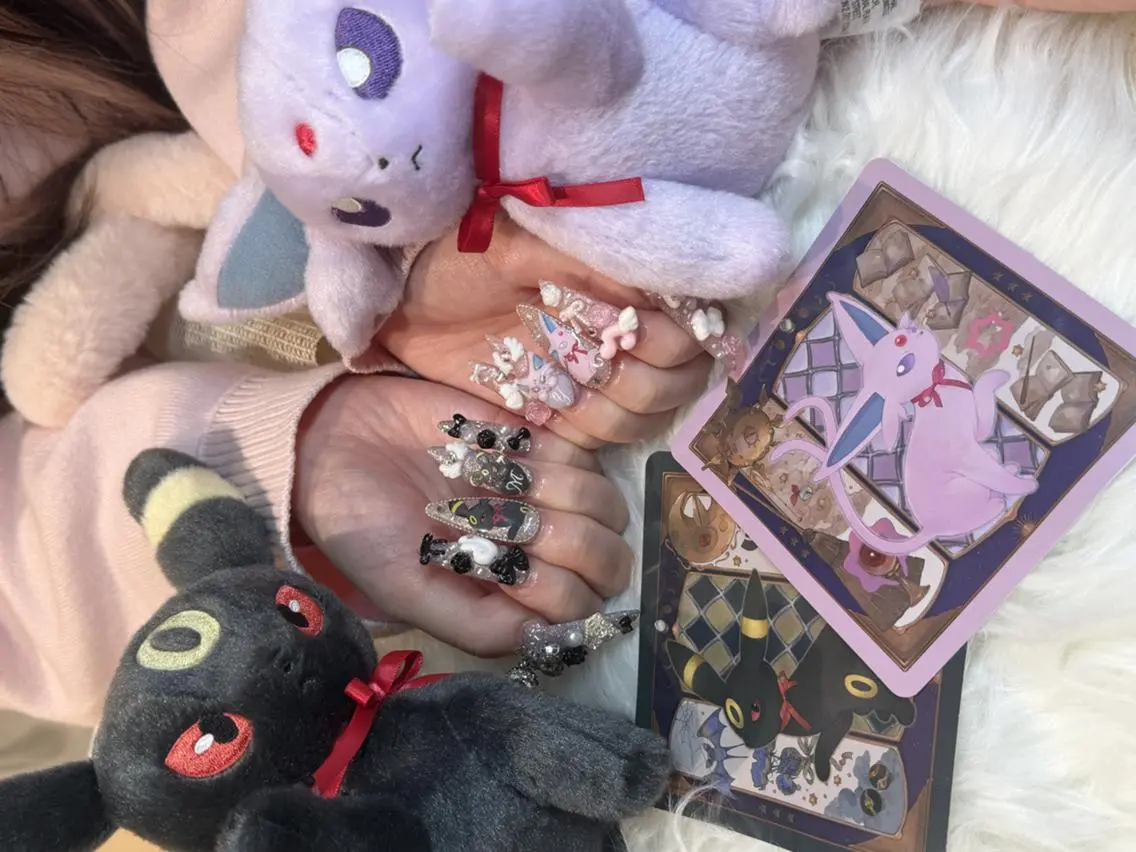 ネイル ハンドネイル フットネイル lili.nail y2k/長さ出しのネイルデザイン