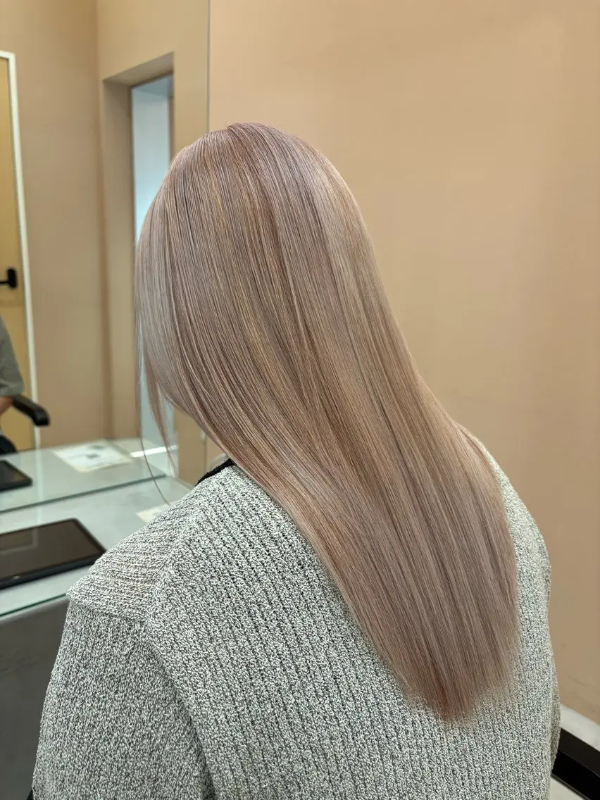 カラー ヘアカラー Gigi Kazumaのヘアスタイル