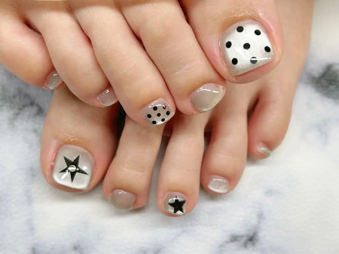 ネイル アートネイル チークネイル 成人式 入学式 長さ出し フットネイル Lino Nailのネイルデザイン