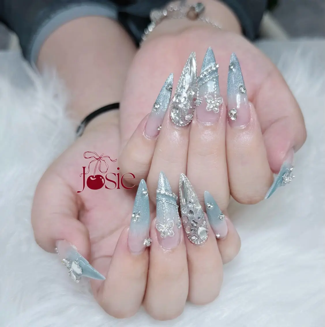 ネイル 長さ出し キラキラネイル 韓国ネイル ロングネイル ワンホンネイル ハンドネイル Josie nail salonのネイルデザイン