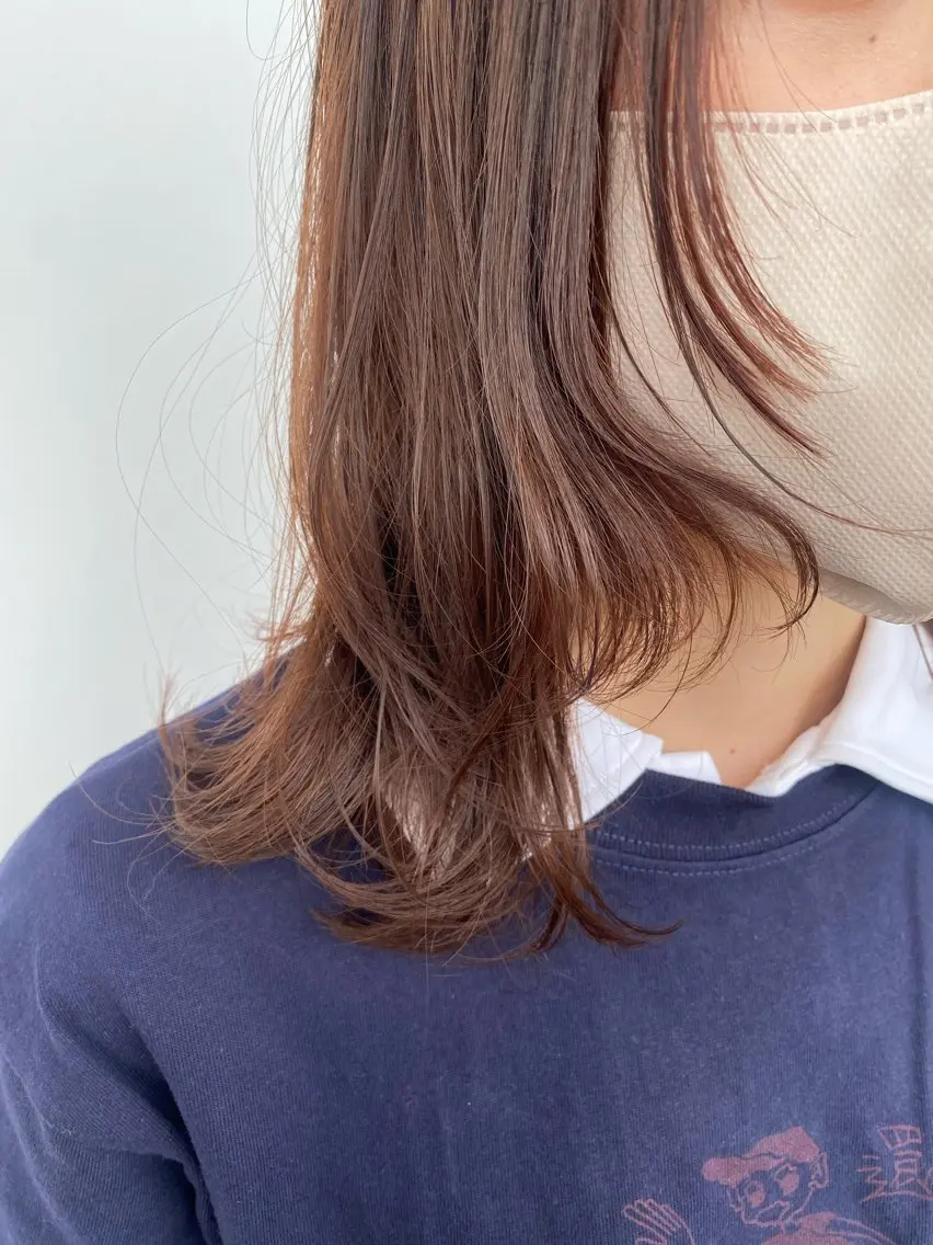 セミロング オレンジブラウン 丸山 純奈のヘアスタイル