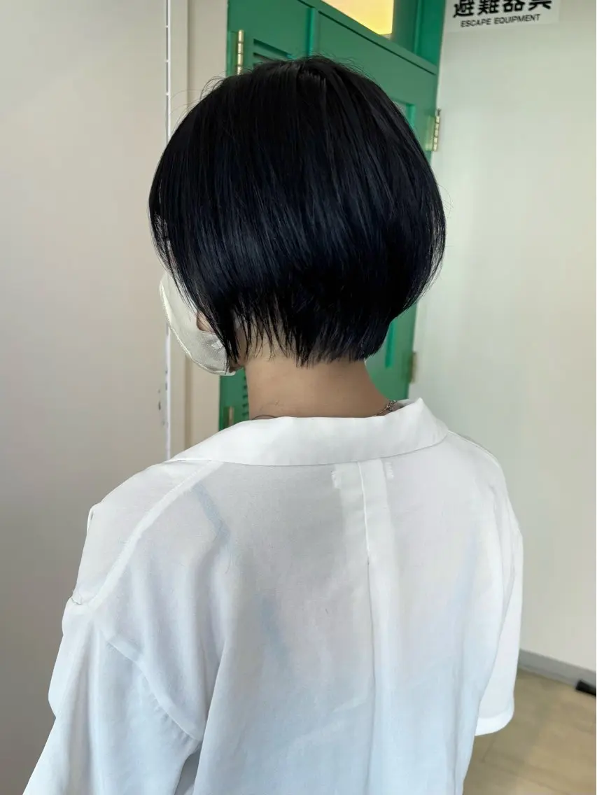 ショート カラー 丸みショート 黒髪 ブルーカラー ブルーブラック 透明感カラー 盛れるレイヤー/ 髪質改善/遠藤龍雅のヘアスタイル