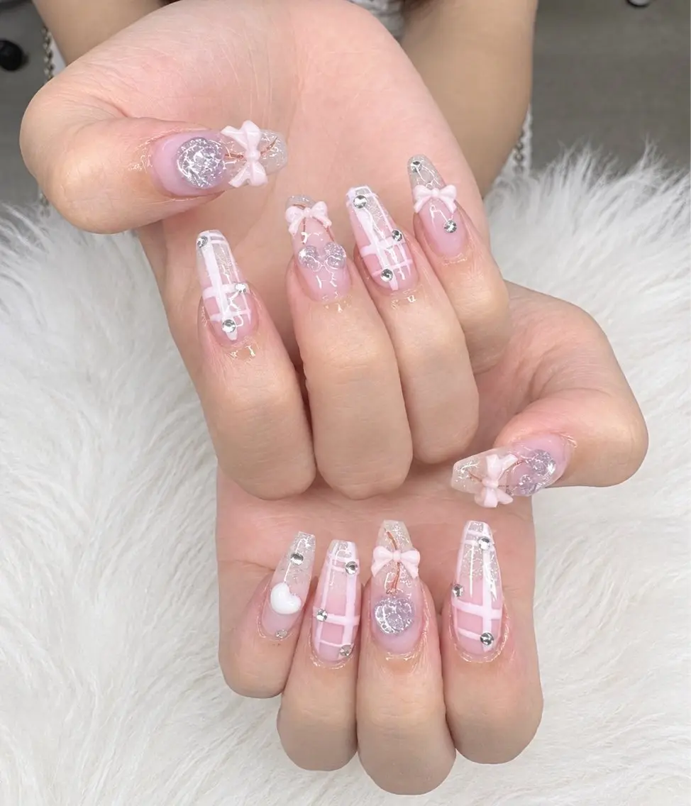 ネイル MIKA RUBY NAIL SLONのネイルデザイン