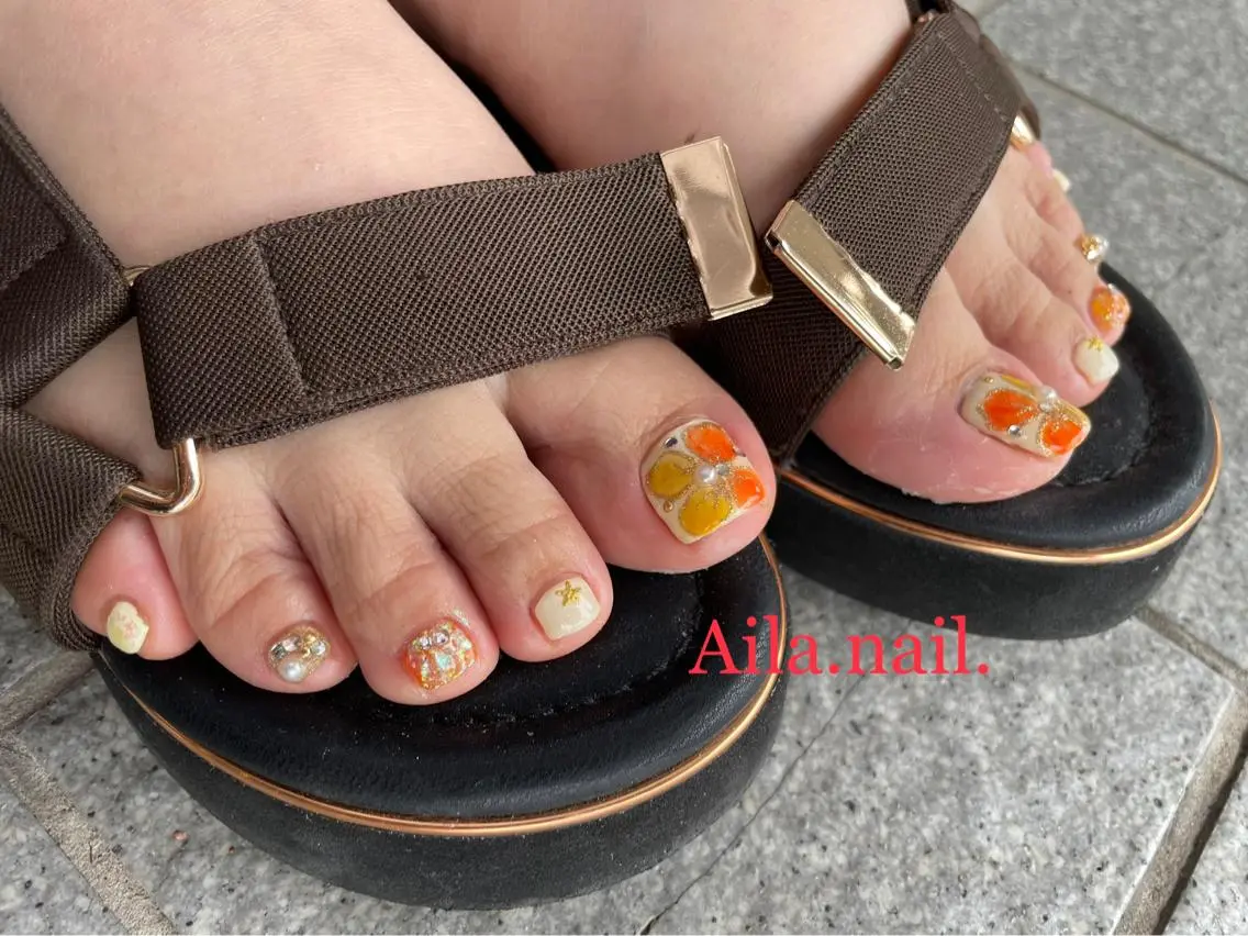 ネイル オレンジ ハンドネイル フットネイル Aila.nail _F_AYUMIのネイルデザイン
