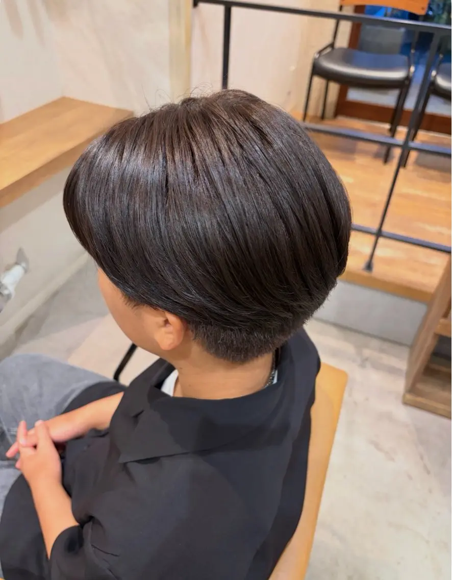 ショート ヘアカラー Kanna (カンナ)のヘアスタイル