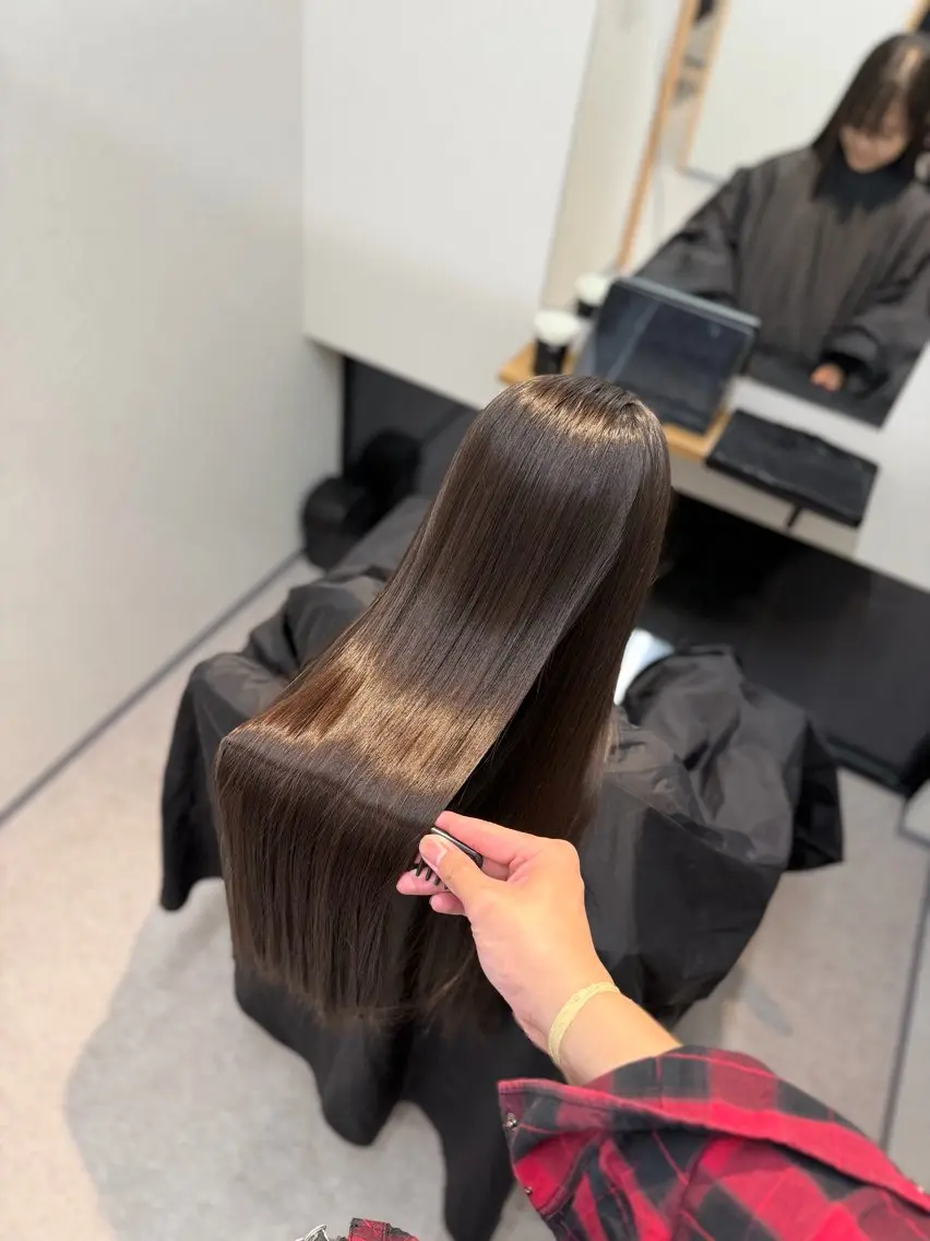 ロング カット 縮毛矯正 ダメージレスブリーチ ×美髪矯正【滝太】のヘアスタイル